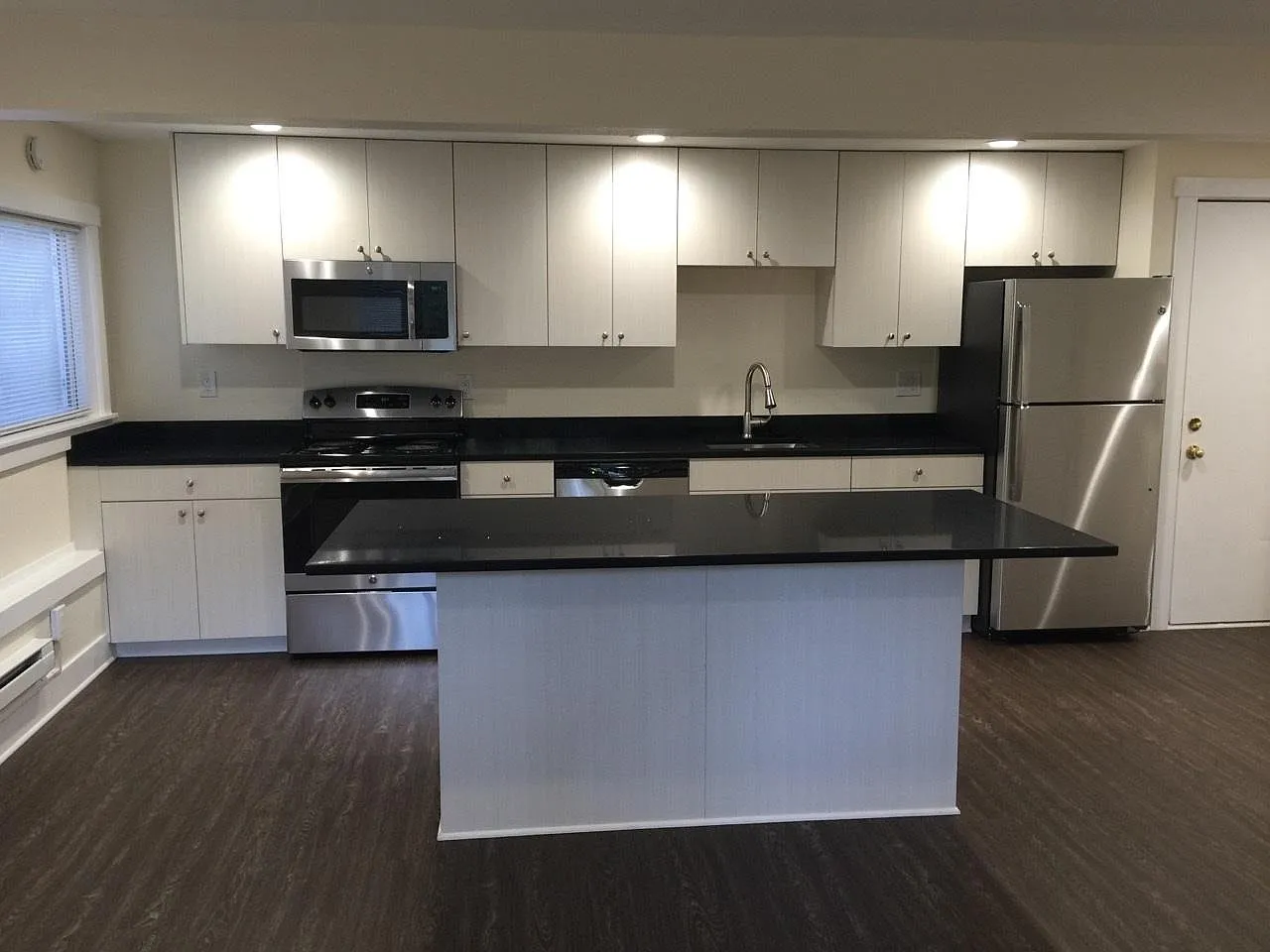 1 bed, 800 sqft, $1,645 — Photo 4
