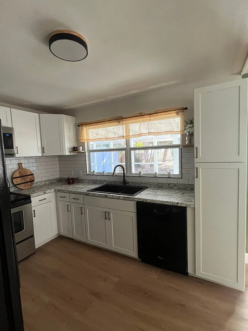 Beautiful 3 bedroom 1 bath in St. Petersburg! — Photo 3