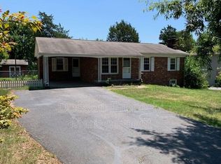 706 Bourne St, Fredericksburg, VA