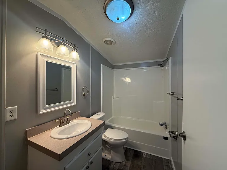 Lincoln Place — Photo 15