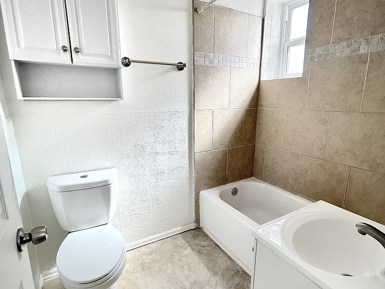 240 Main St #3A — Photo 8
