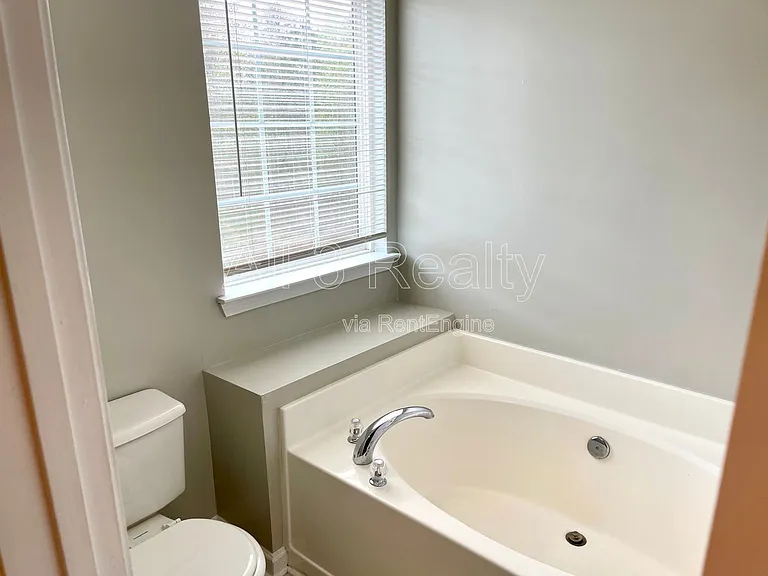 225 Forrest Ln — Photo 24