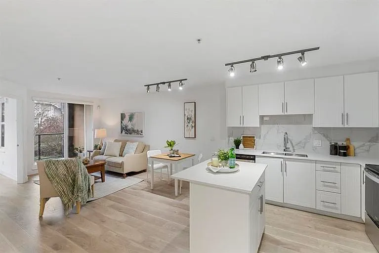 2 bed, 2.0 bath, 859 sqft, $2,450 — Photo 2