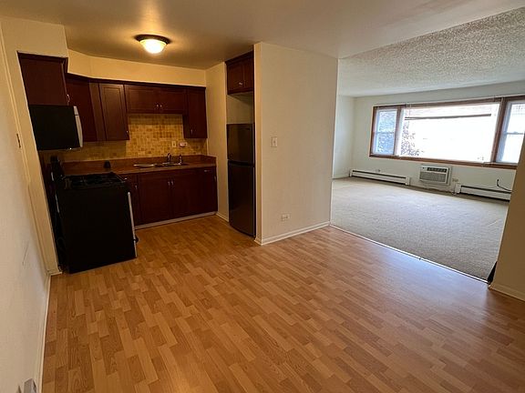 3rd image of 8210 S Jeffery Blvd Unit 9