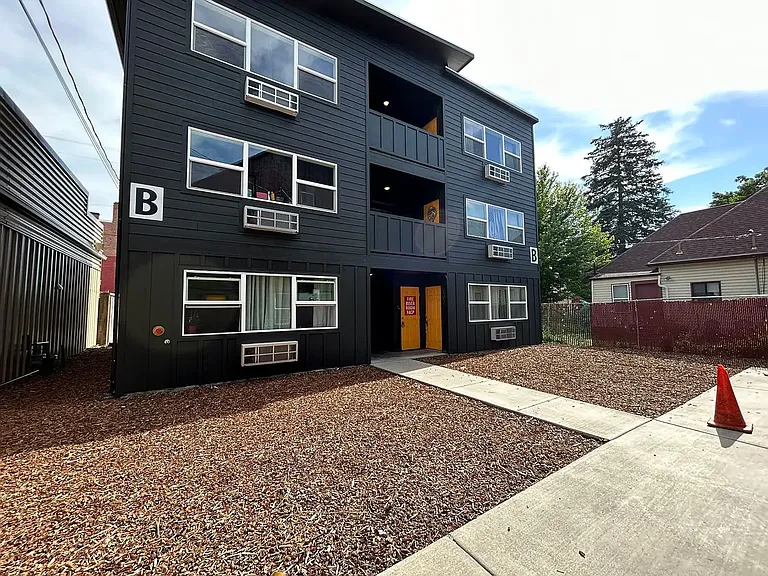 Convenient Community in Hillyard - 3018 E Everett Ave — Photo 1