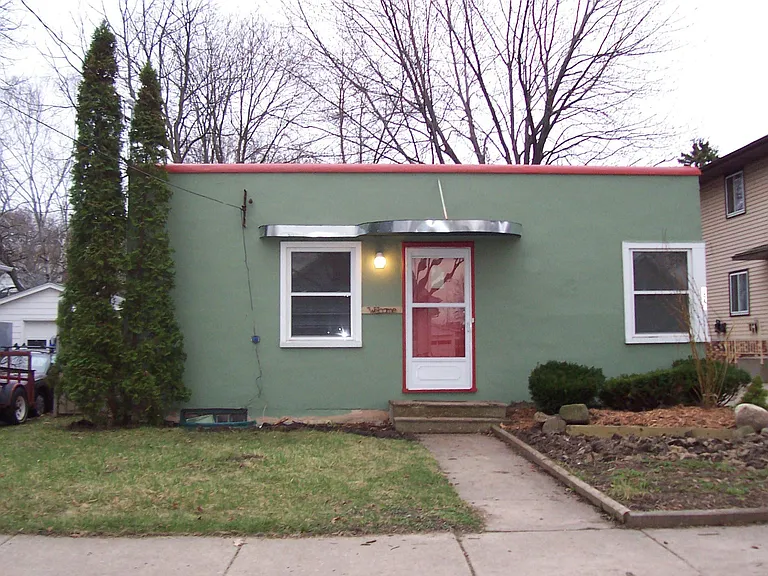 2441 Hoard St — Photo 1