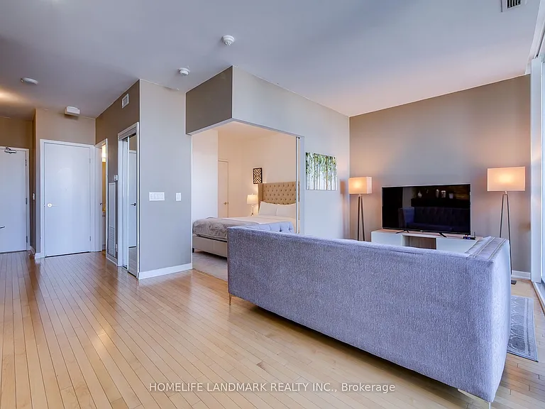 14 York St #1807 — Photo 11