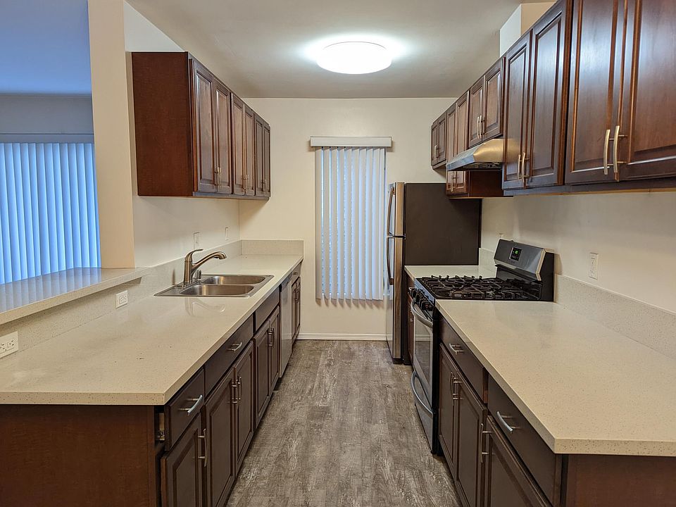 1st image of 1242 Wellesley Ave APT 3