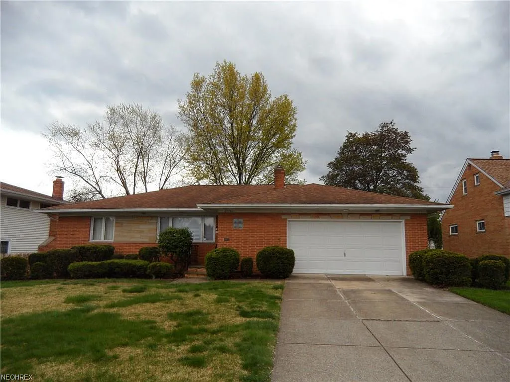 21781 Elizabeth Ave photo 1