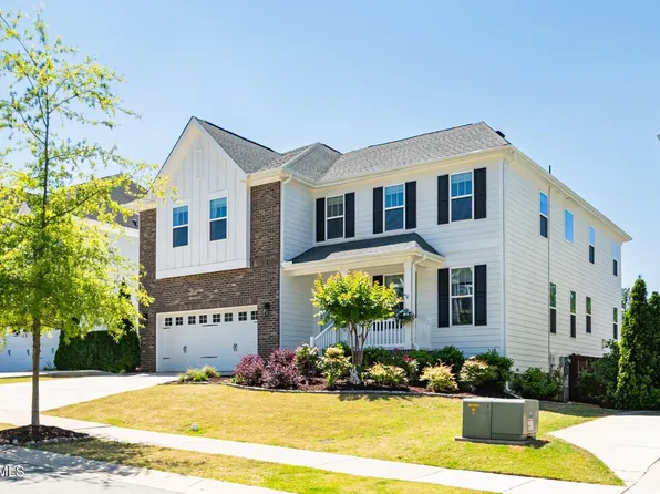 313 Cahors Trl, Holly Springs, NC 27540