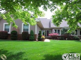 2777 Havenwood Dr, White Lake, MI