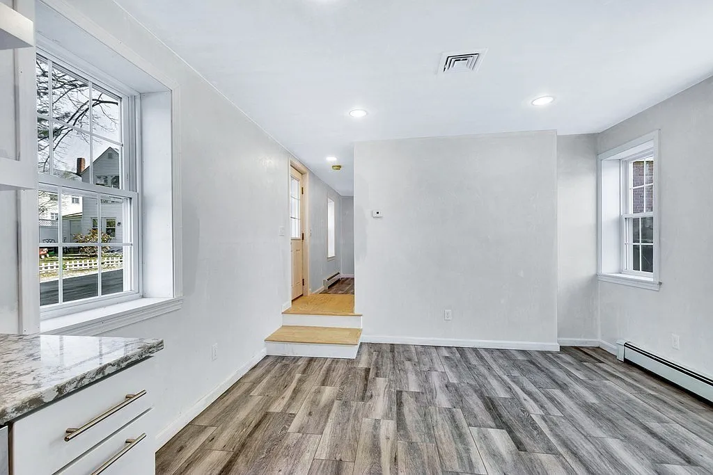 2 bed, 1.5 bath, 1100 sqft, $3,500 — Photo 4