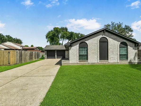 5003 Colombia Dr, Pasadena, TX 77505