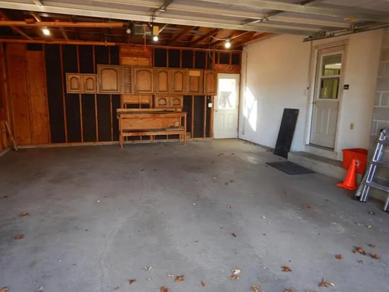 1024 Lakeview Dr — Photo 19