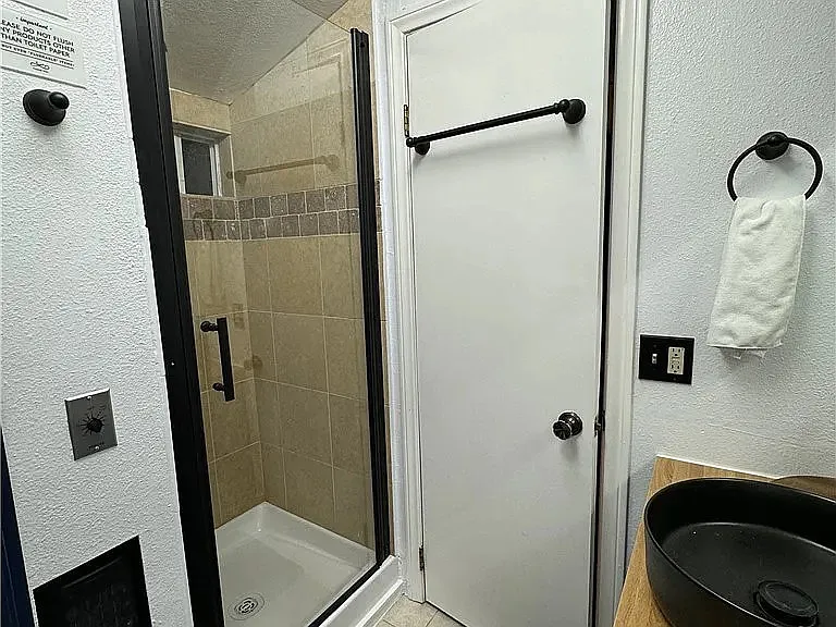 582 Rose Ln — Photo 15