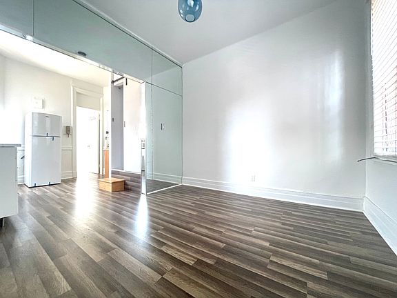 5th image of 114 Mac Dougal St #19
