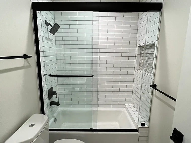 5019 Maplewood Ave #105 — Photo 25