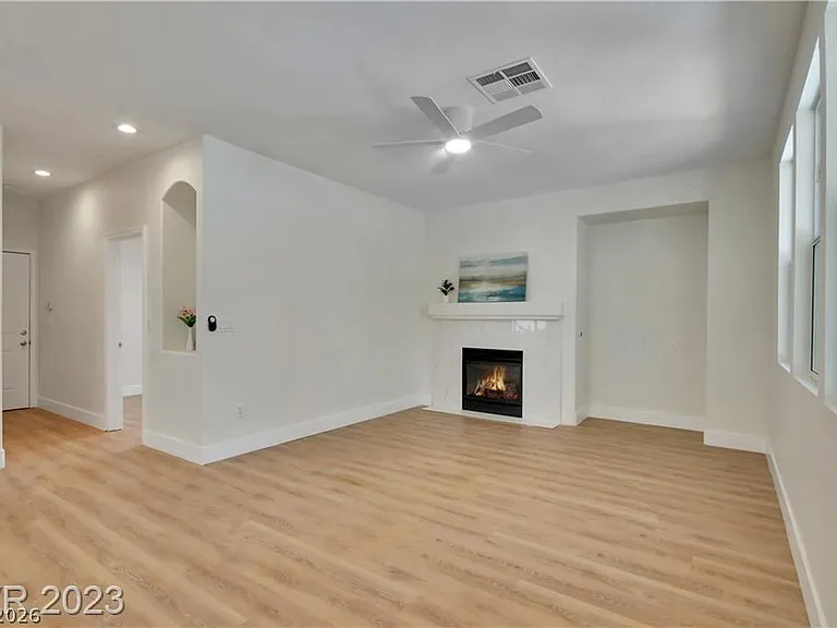 3816 Cape Royal St — Photo 16