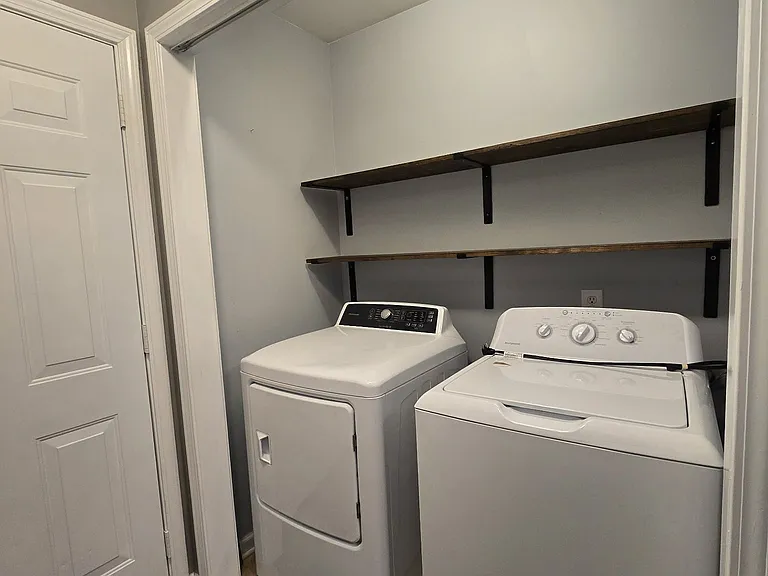 2723 Mollys Ct — Photo 9