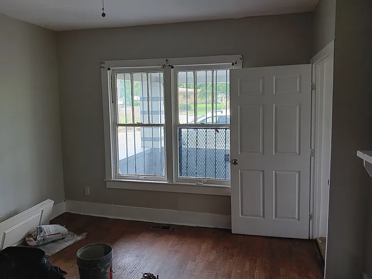 352 Court E — Photo 7