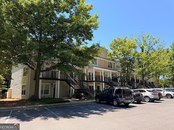 3rd image of 1035 Barnett Shoals Rd APT 623
