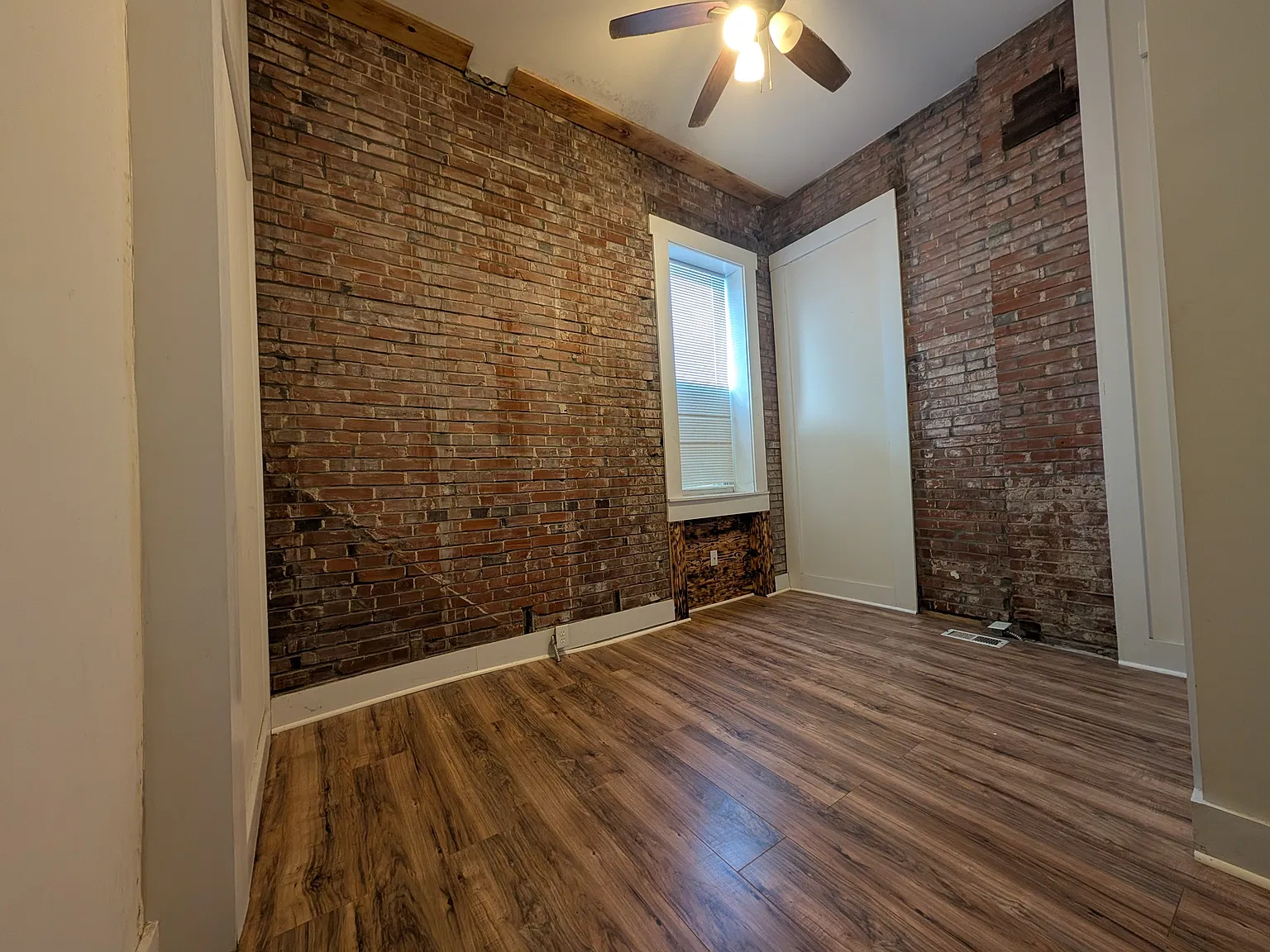 3 bed, 1400 sqft, $1,100 — Photo 2