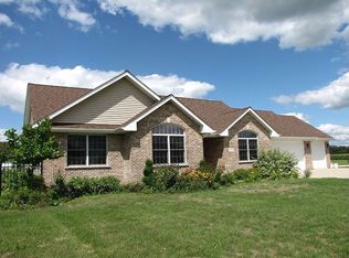 3201 Ernest Dr, Sandwich, IL 60548