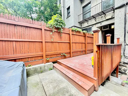 Rented by HOLTON REAL ESTATE INC. | media 23