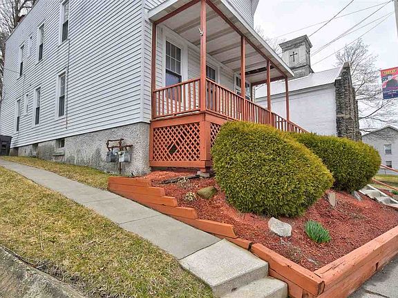 2nd image of 699 Pawling Ave