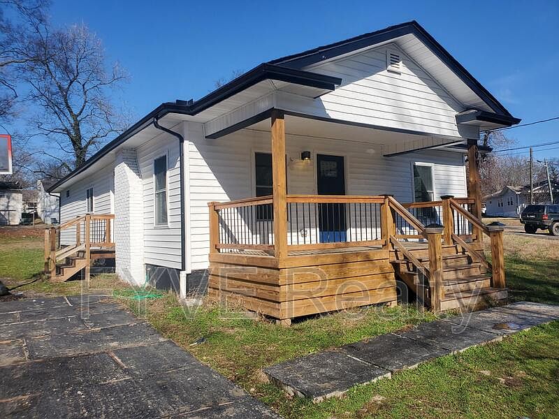 1st image of 309 Dickson St