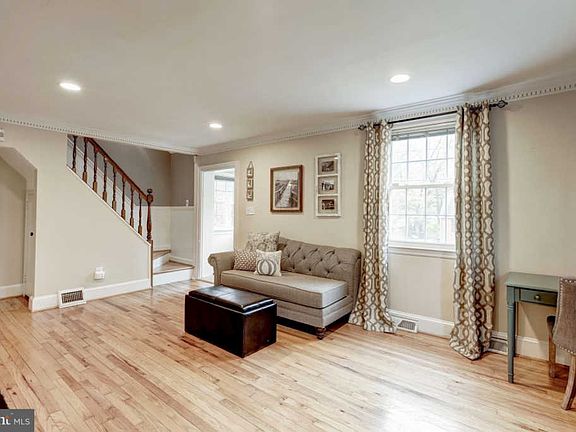 3rd image of 6802 Jackson Ave