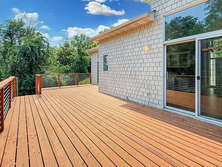 3200 Lakeside Dr — Photo 23