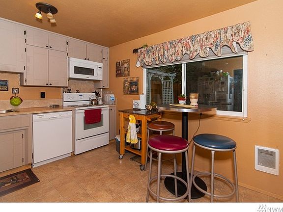 4th image of 2900 B 60th Ln SE