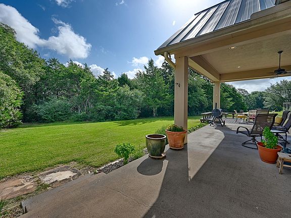 5th image of 1205 Pecan Glen Rd