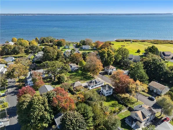 93 Grove Ave, Warwick, RI 02889