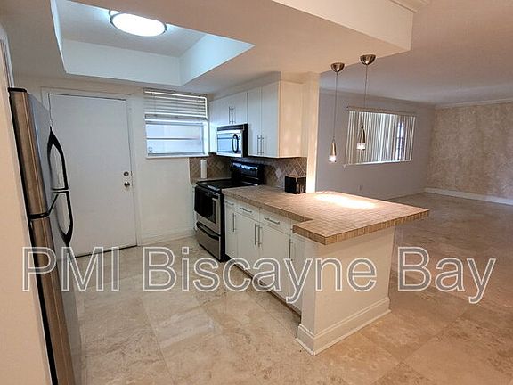 3rd image of 11960 NE 19th Dr N
