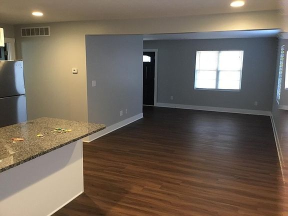 3rd image of 12035 Mineral Ave #2