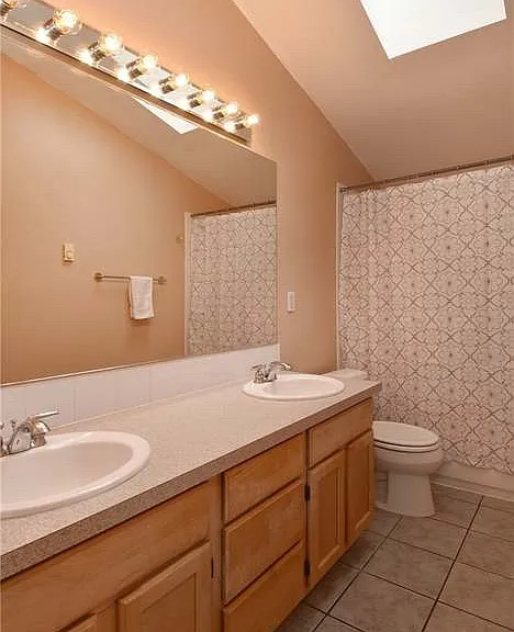 9402 Linden Ave N #B — Photo 16