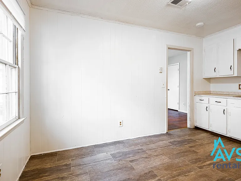 908 Woodale Cir — Photo 10