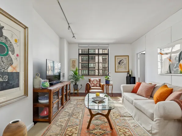 350 Albany Street image 2 of 7