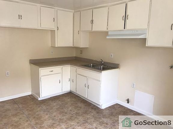 3rd image of 1530 W 20th St APT B
