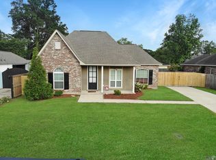 2036 Falconcrest Dr, Denham Springs, LA 70726