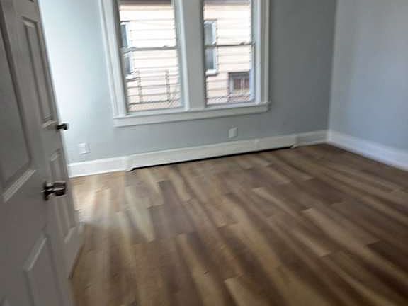 4th image of 898 S 20th St #1