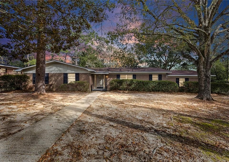 1st image of 1004 Heidi St