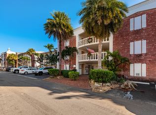 465 Paradise Isle Blvd APT 110, Hallandale, FL 33009
