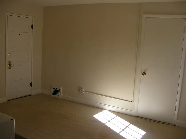 115 N Park St #10 — Photo 7