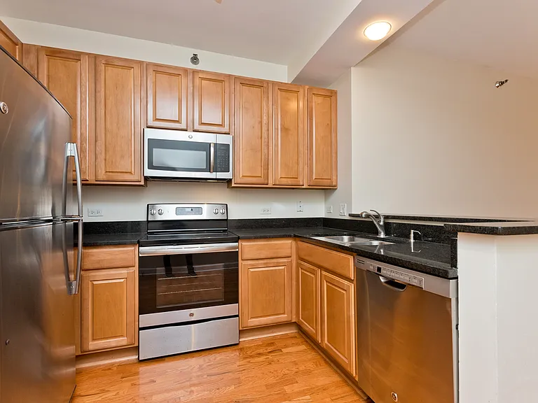 1322 S Prairie Ave #609 — Photo 5