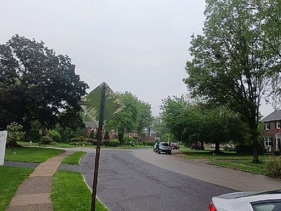 5th image of 510 Hawarden Rd