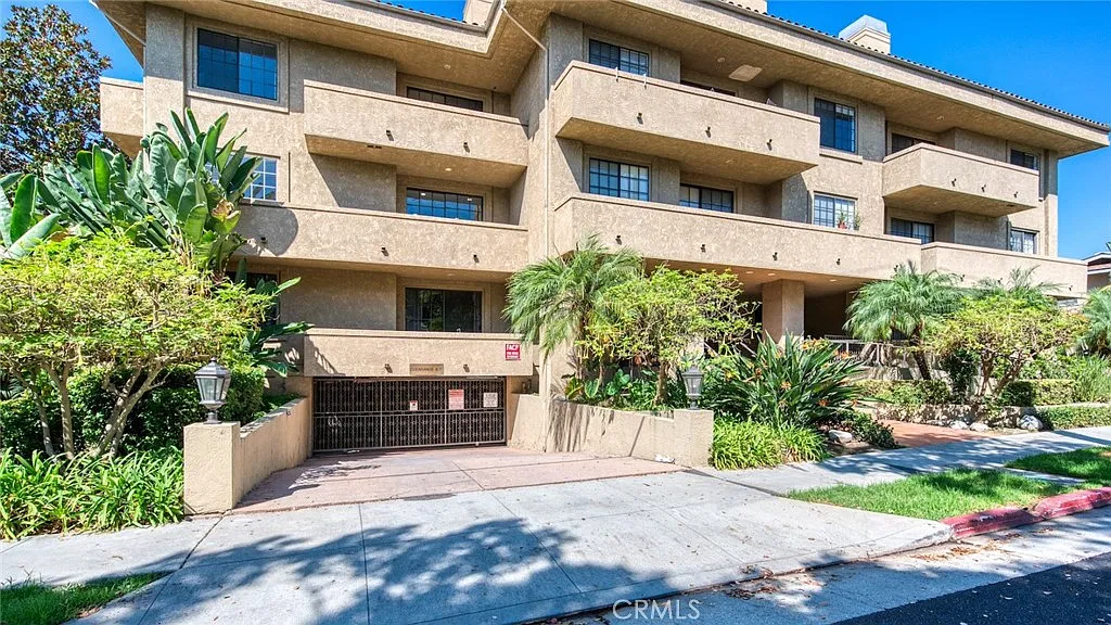 2 bed, 1250 sqft, $3,995 — Photo 1