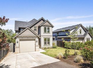1033 Spruce St, Lake Oswego, OR 97034